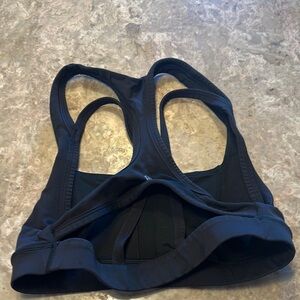 Lululemon Black Sports Bra EUC 6